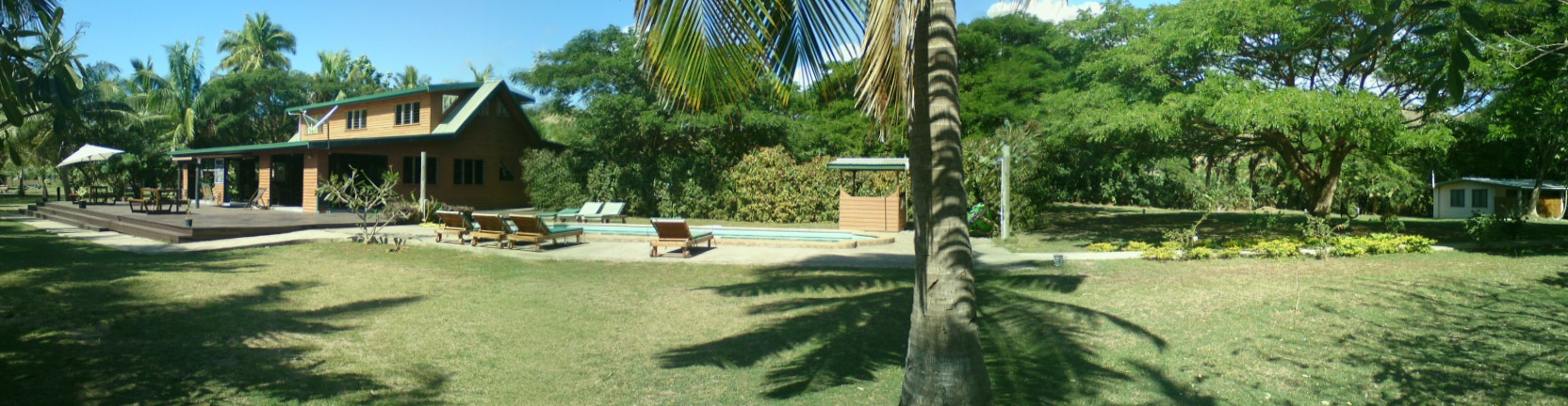 SURF AND DIVE THE RENDEZVOUS HOSTEL