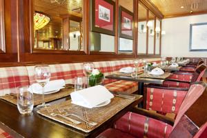 Carlton Square Hotel